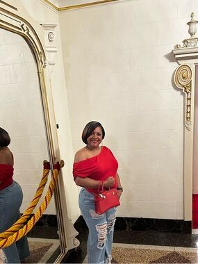 Meet your Posher, Tanisha